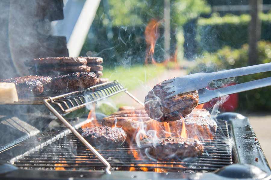 3 astuces pour allumer facilement un barbecue